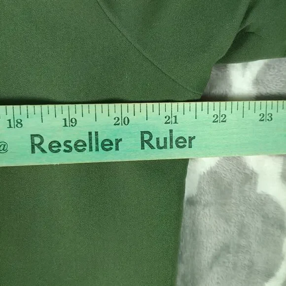 FIGS Scrub Set Men Medium Short Moss Green Leon Top Axim Cargo Pants Stretch - Picture 6 of 15